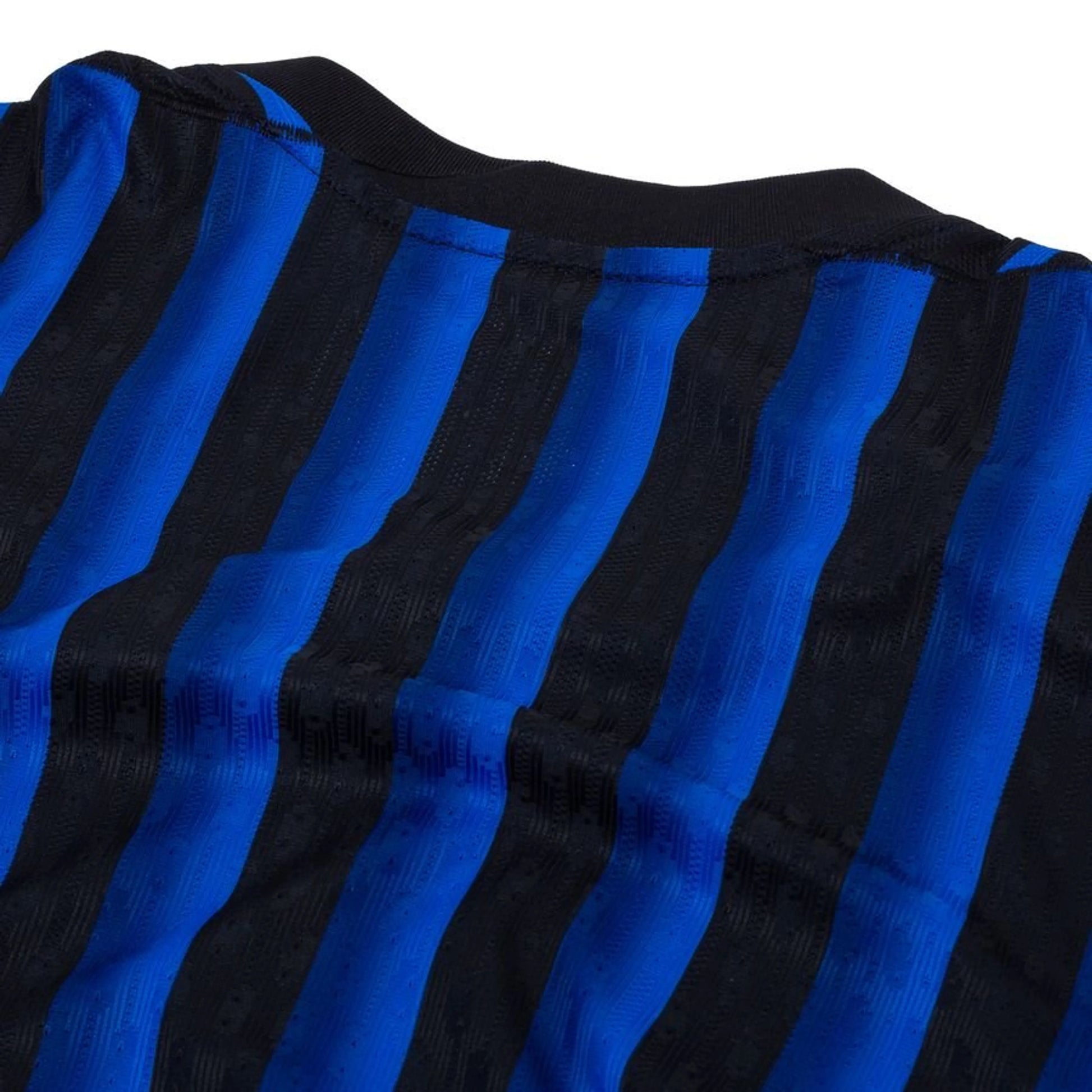 back neck view of the Nike Inter Milan 2025/26 Home Blue & Black Jersey