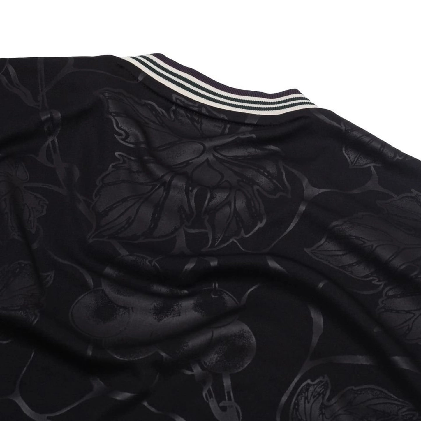 back neck view of the adidas Juventus 2025/26 Third Shirt in Black