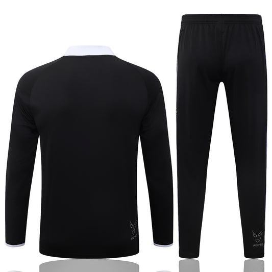 back view of the Adidas Juventus 2026/27 Full Black Quarter-Zip Soccer Tracksuit - AEROREADY Training Set