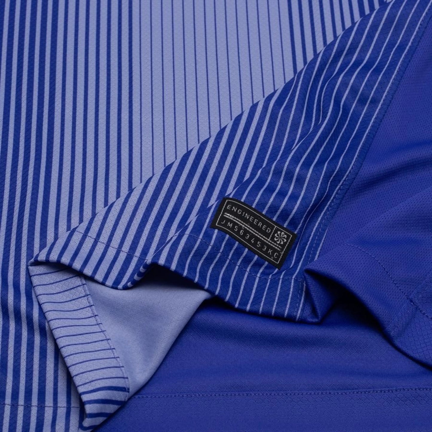 bottom left of the Nike FC Barcelona 2025/26 Away Goalkeeper Shirt long sleeve in Violet/Black