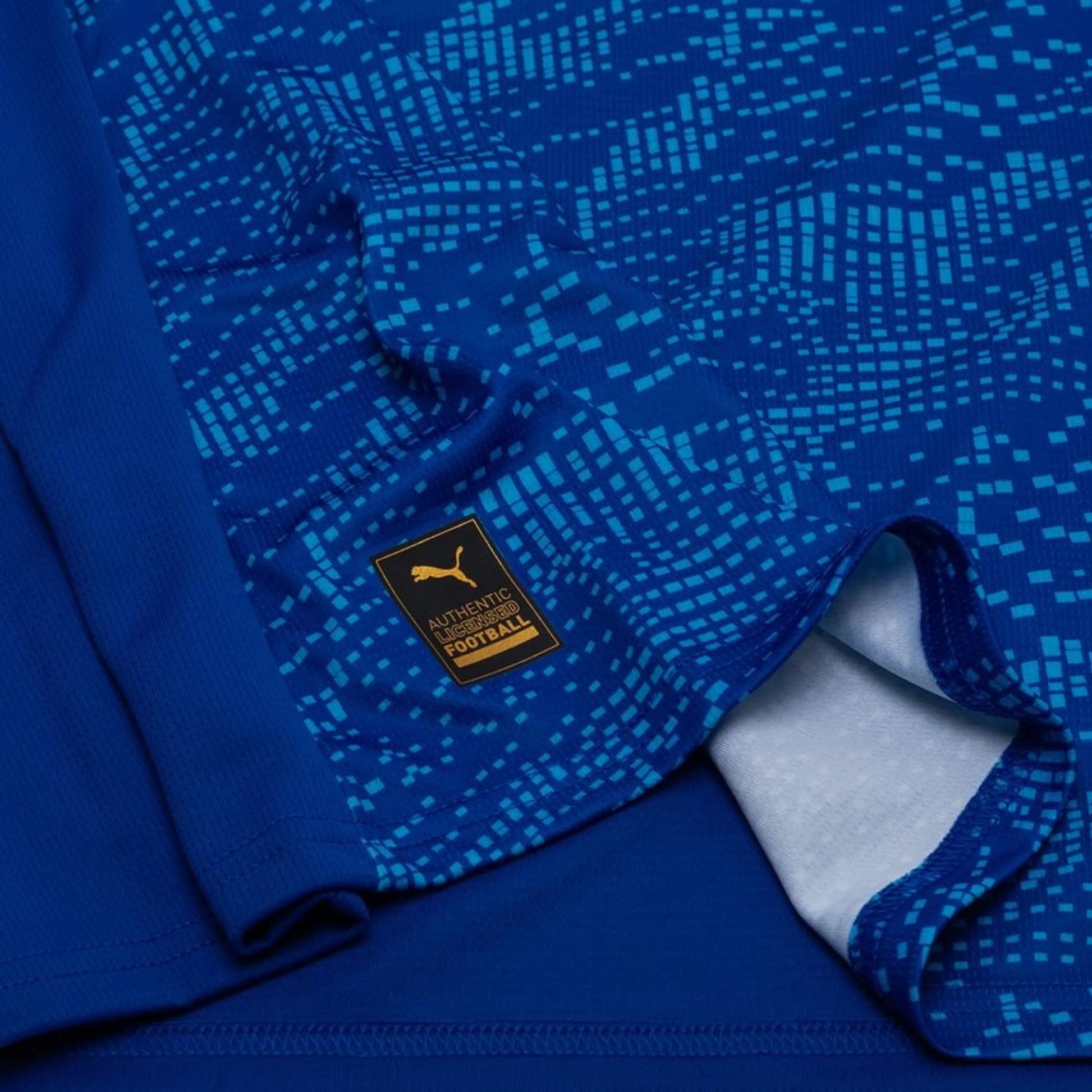 bottom view of the PUMA Marseille 2025/26 Third Shirt - Obsidian/PUMA Gold