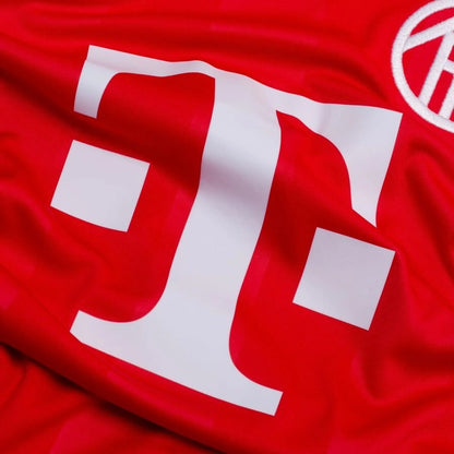 close up view of the Adidas Bayern Munchen 2025/26 Third Goalkeeper Jersey