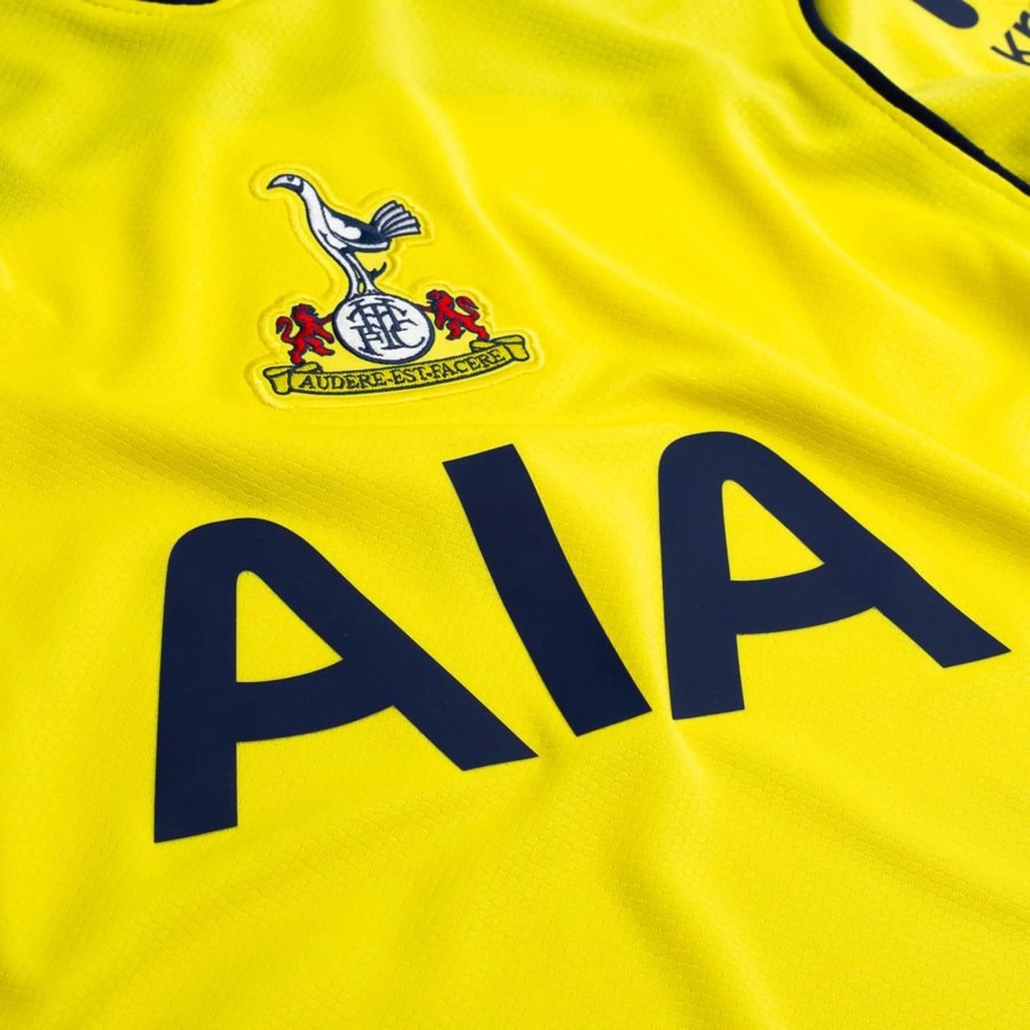 close up view of the Nike Tottenham Hotspur 3rd Shirt 2025/26 Women - Yellow