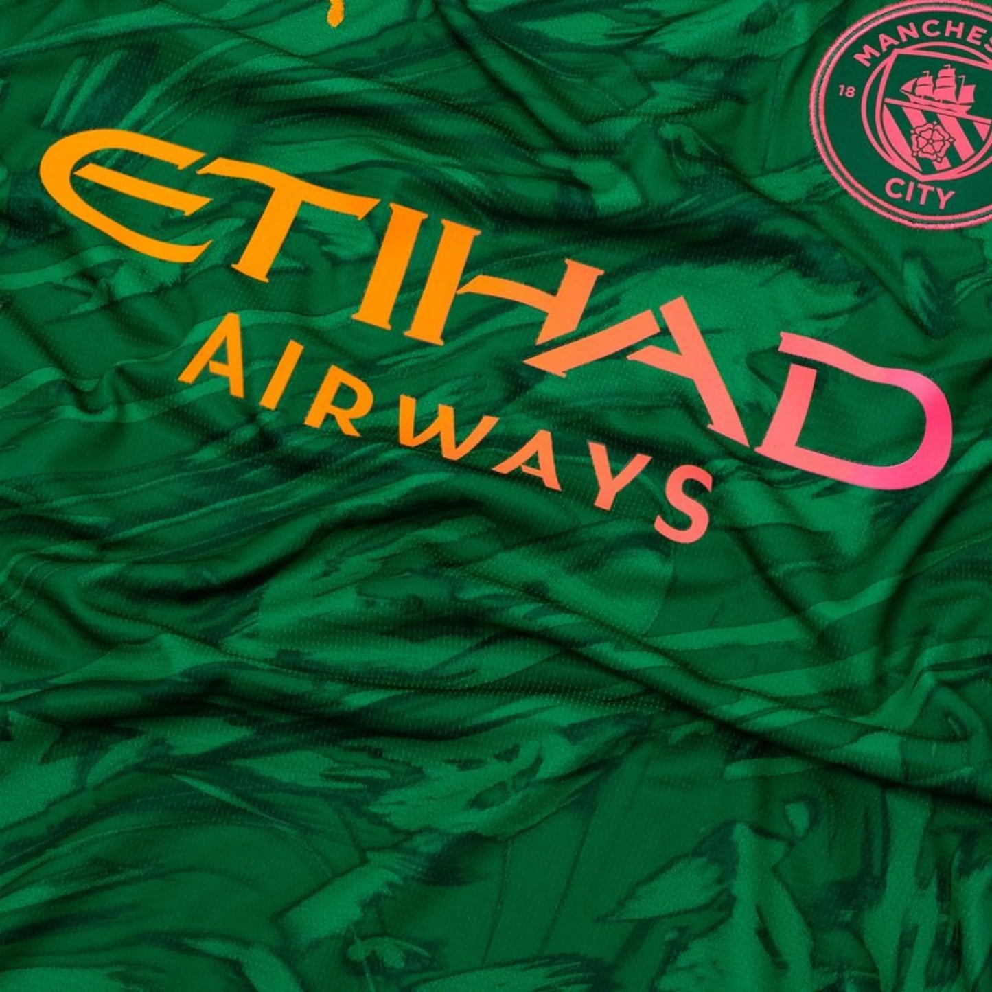 close up view of the PUMA Manchester City 2025/26 Goalkeeper Shirt Green