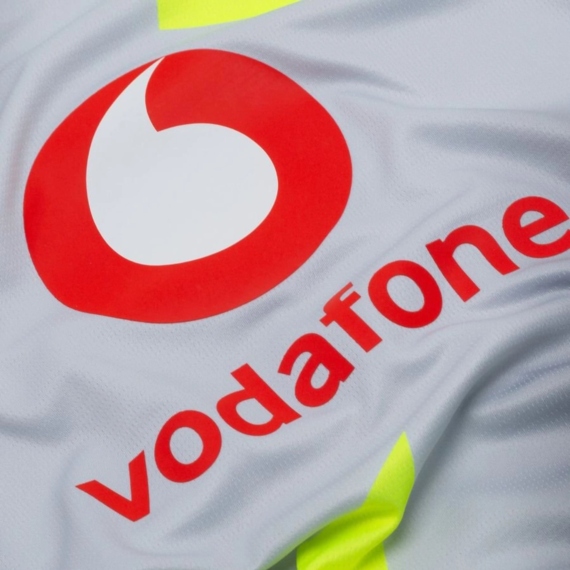 close up view on the PUMA Borussia Dortmund 2025/26 Away Shirt in Black and Yellow