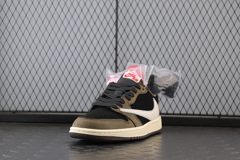 Nike air jordan 1 x travis scott mocha, all sizes available.
