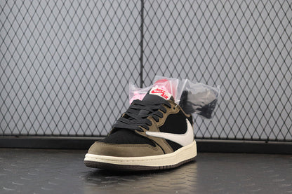 Nike air jordan 1 x travis scott mocha, all sizes available.