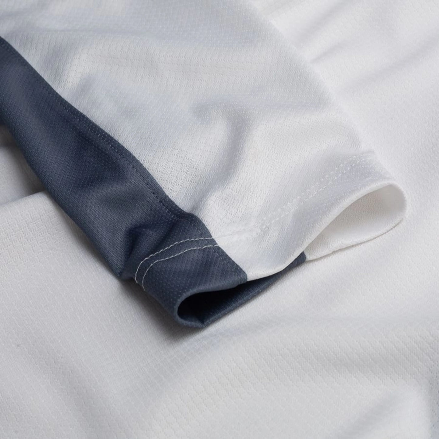 end sleeve view of the Nike Tottenham Hotspur 2025/26 Home Jersey