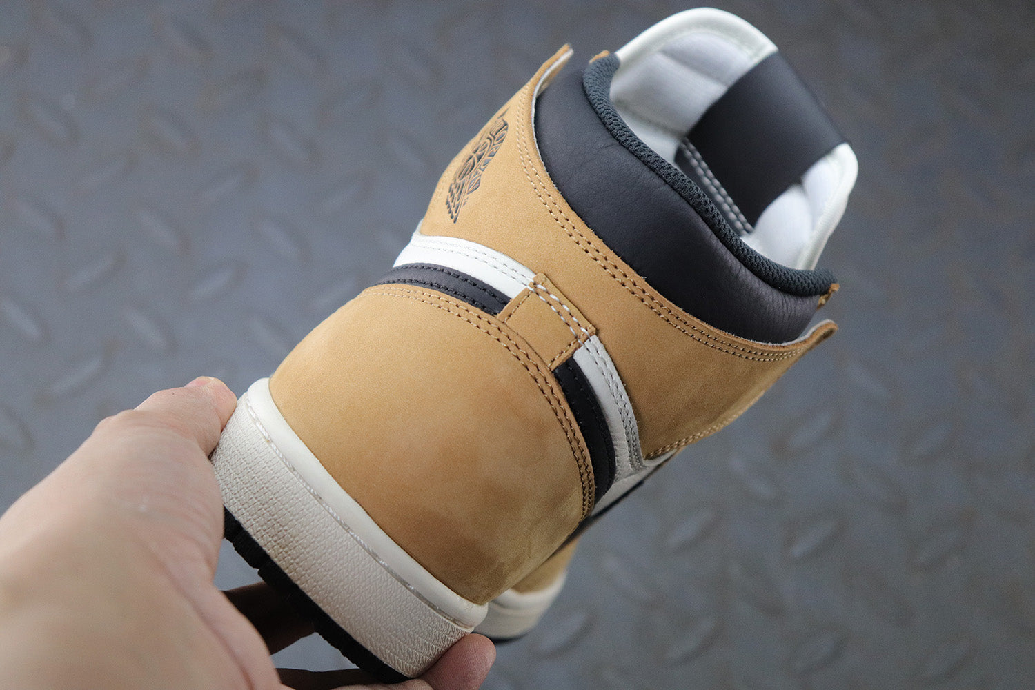 Nike air jordan 1 rookie of the year, all sizes available.