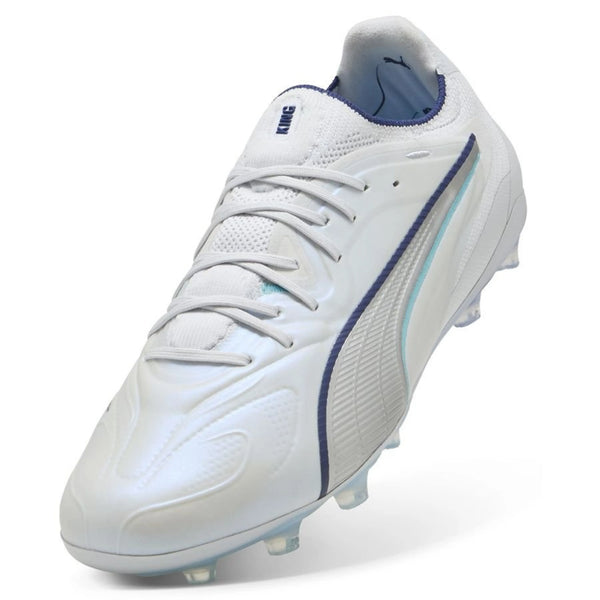 front view of the PUMA King 20 Ultimate FG/AG Dreamrush in a Silver/Blue colorway