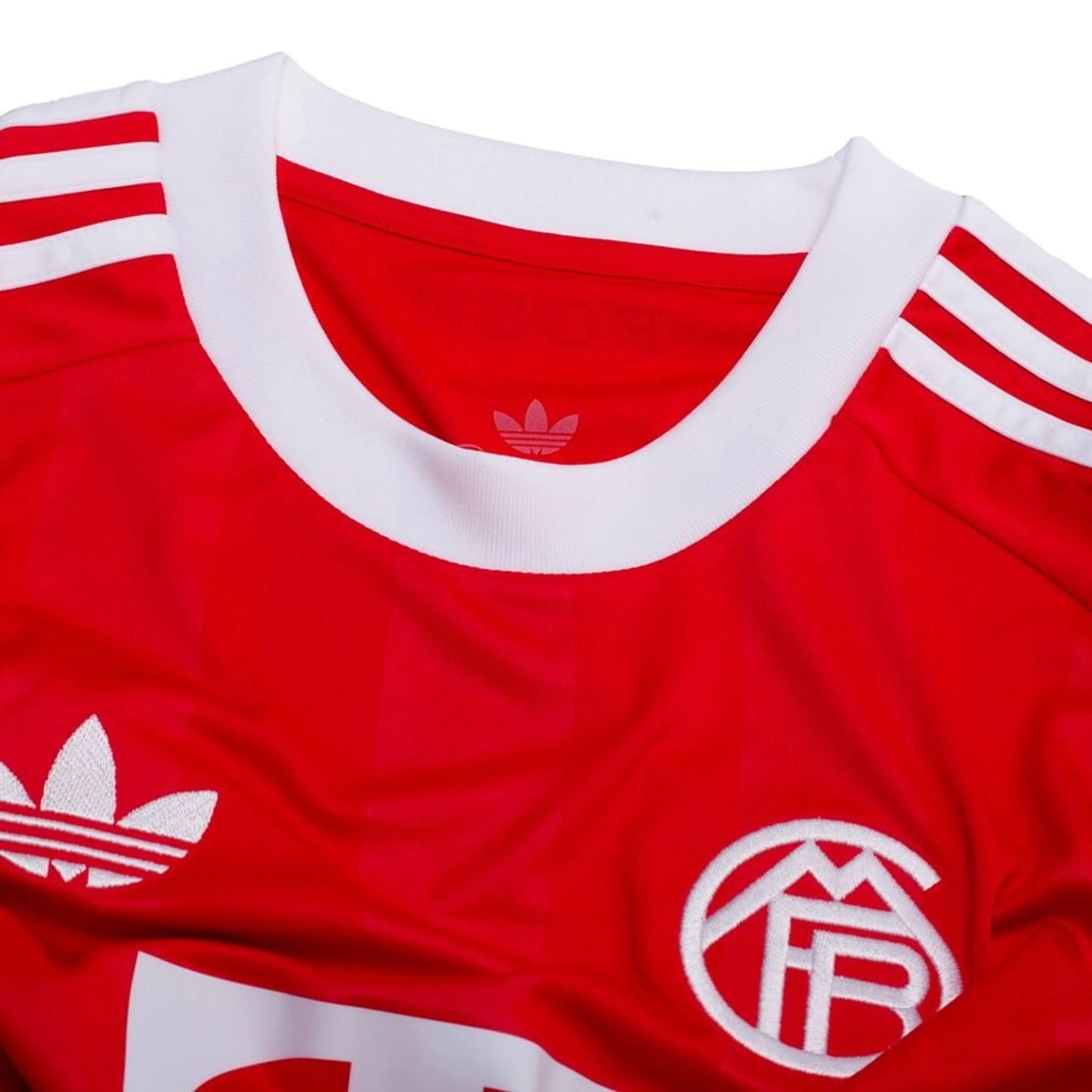 neck view of the Adidas Bayern Munchen 2025/26 Third Goalkeeper Jersey