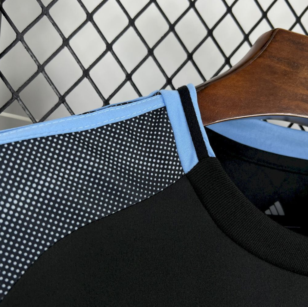 neck view of the Aston Villa 2025/26 Away Black Jersey
