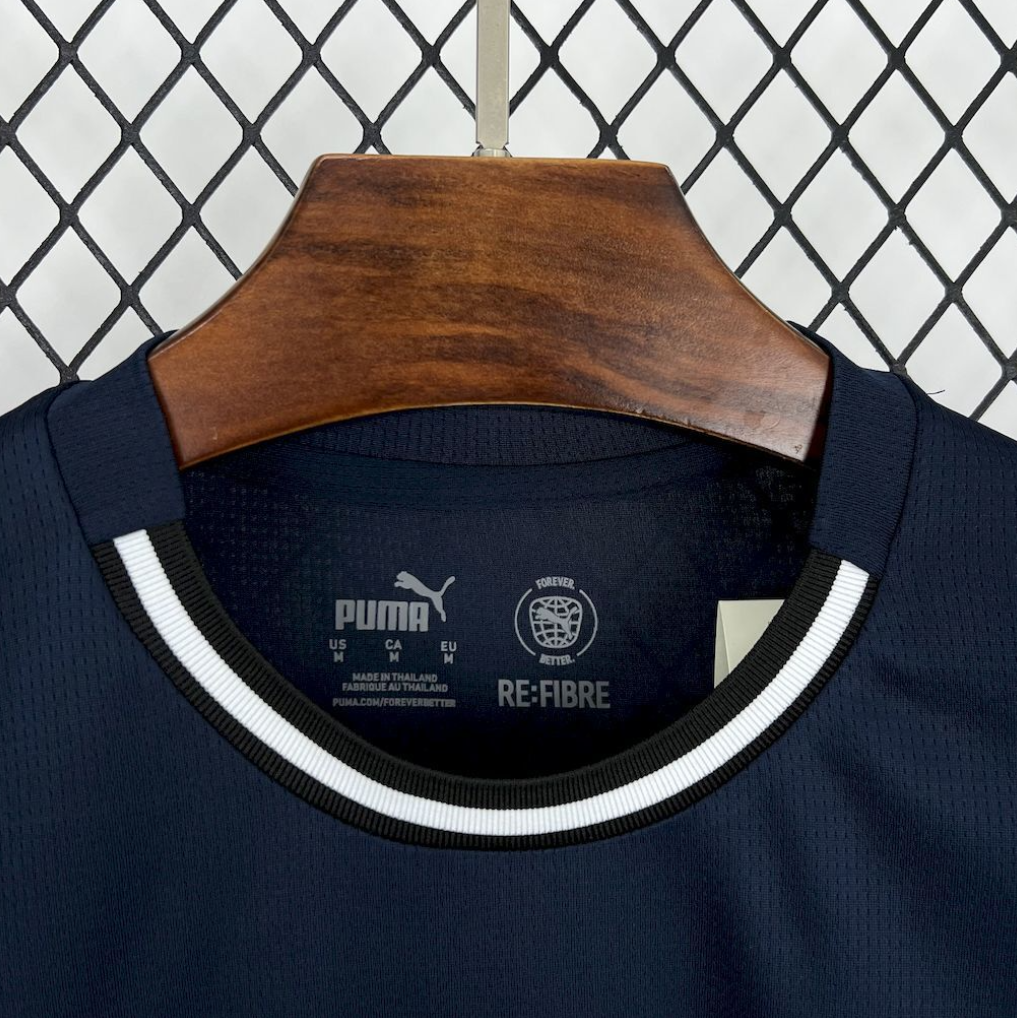 neck view of the Girona 2025/26 Third Navy Jersey