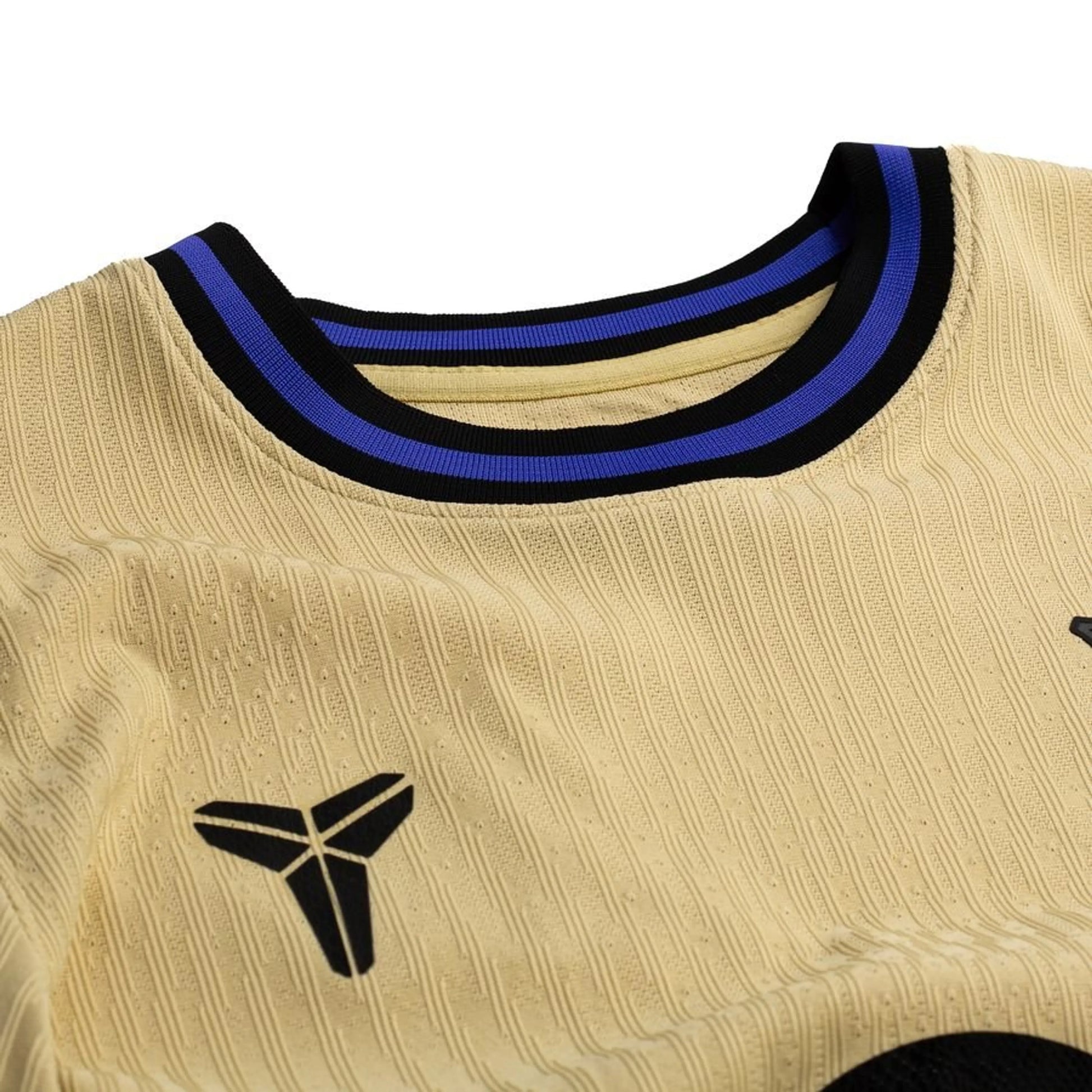 neck view of the Nike x Kobe Bryant FC Barcelona Away Shirt 2025/26 Women - Gold/Black/Violet