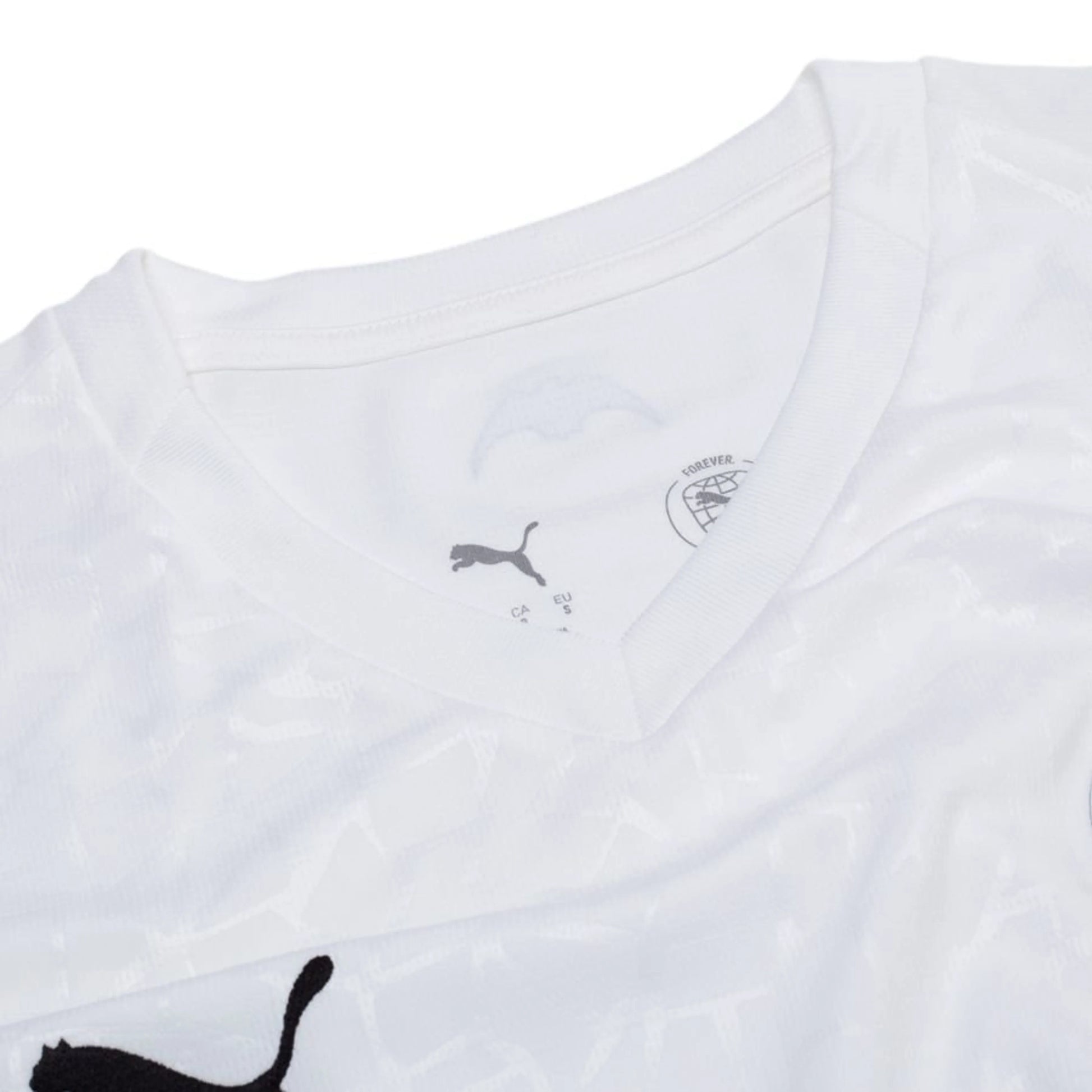 neck view of the Puma Valencia CF 2025/26 Home White Jersey