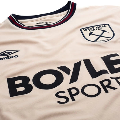 neck view of the Umbro West Ham United 2025/26 Away Shirt