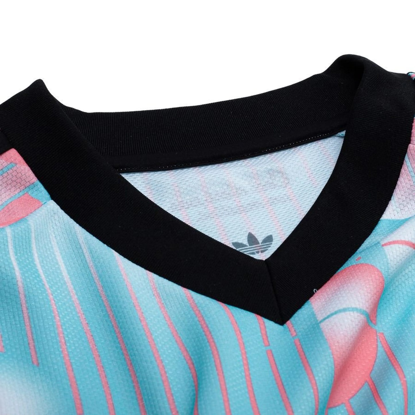 neck view of the adidas Belgium Women's Away Shirt World Cup 2026 - Blue/Pink