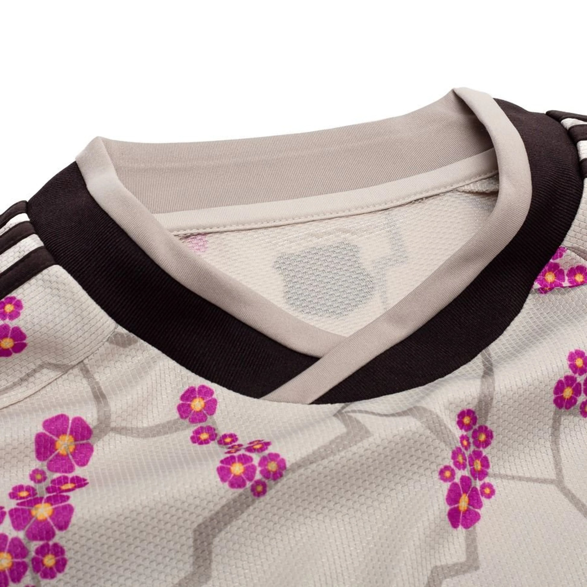 neck view of the adidas Chile Away World cup 2026 Shirt 