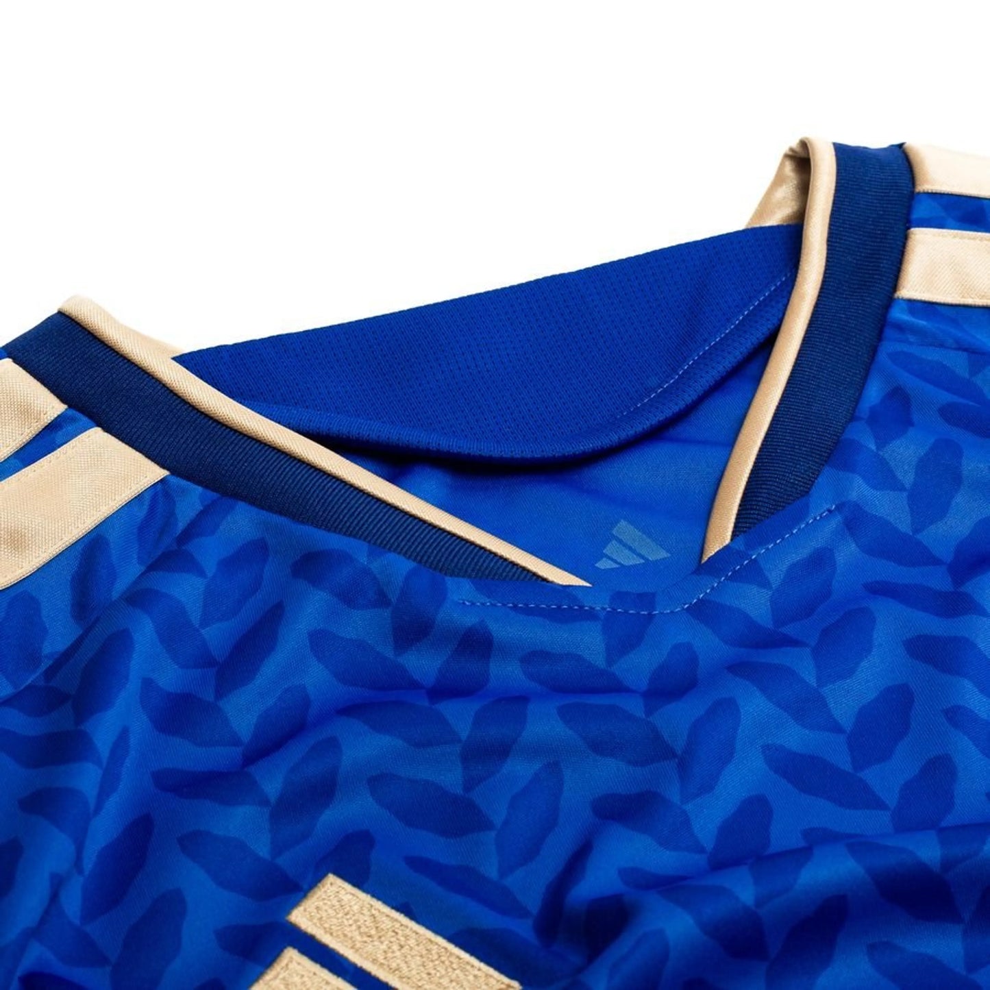 neck view of the adidas Italy Home Shirt 2026/27 Women - Blue