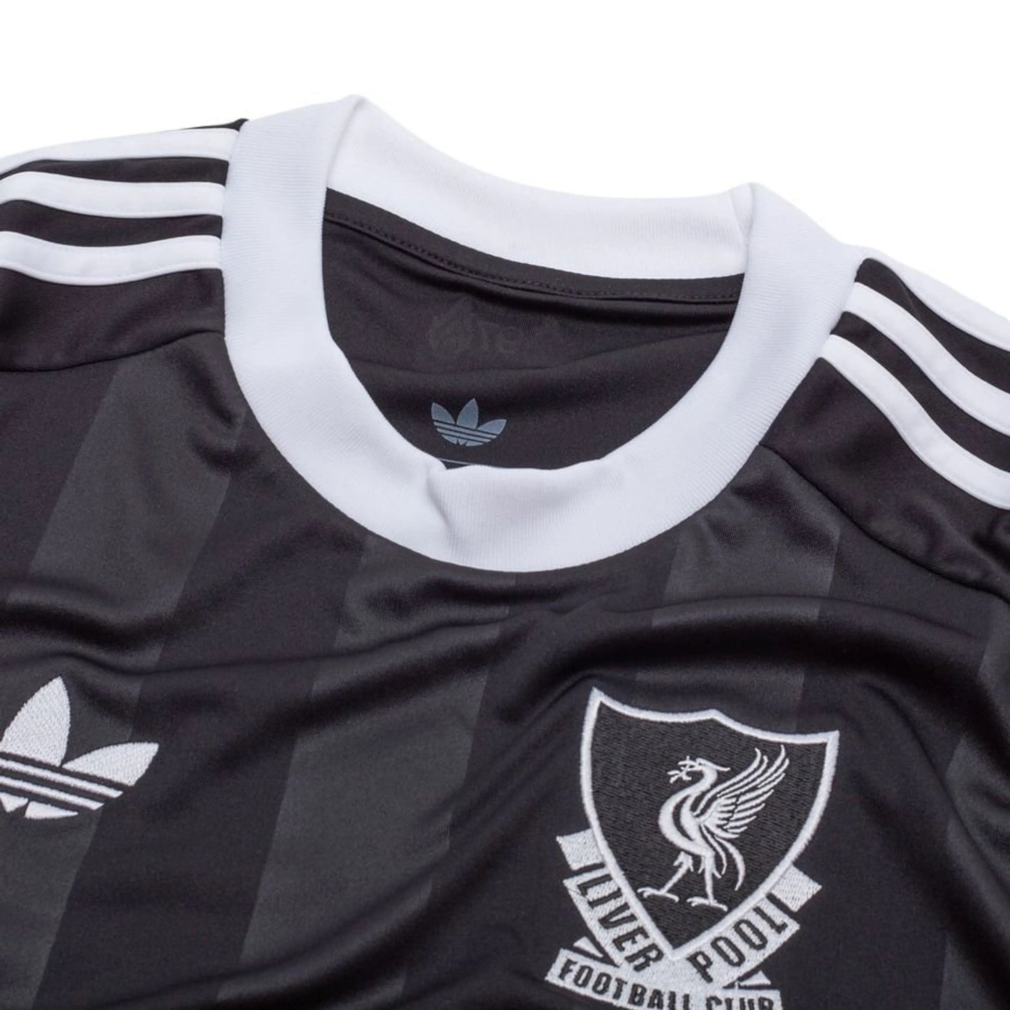 neck view of the adidas Liverpool FC 2025/26 Third Goalkeeper Jersey