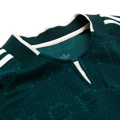 neck view of the adidas Real Madrid Womens Away Shirt 2026/27 Legend Ink/Pulse Orange/Metallic Silver