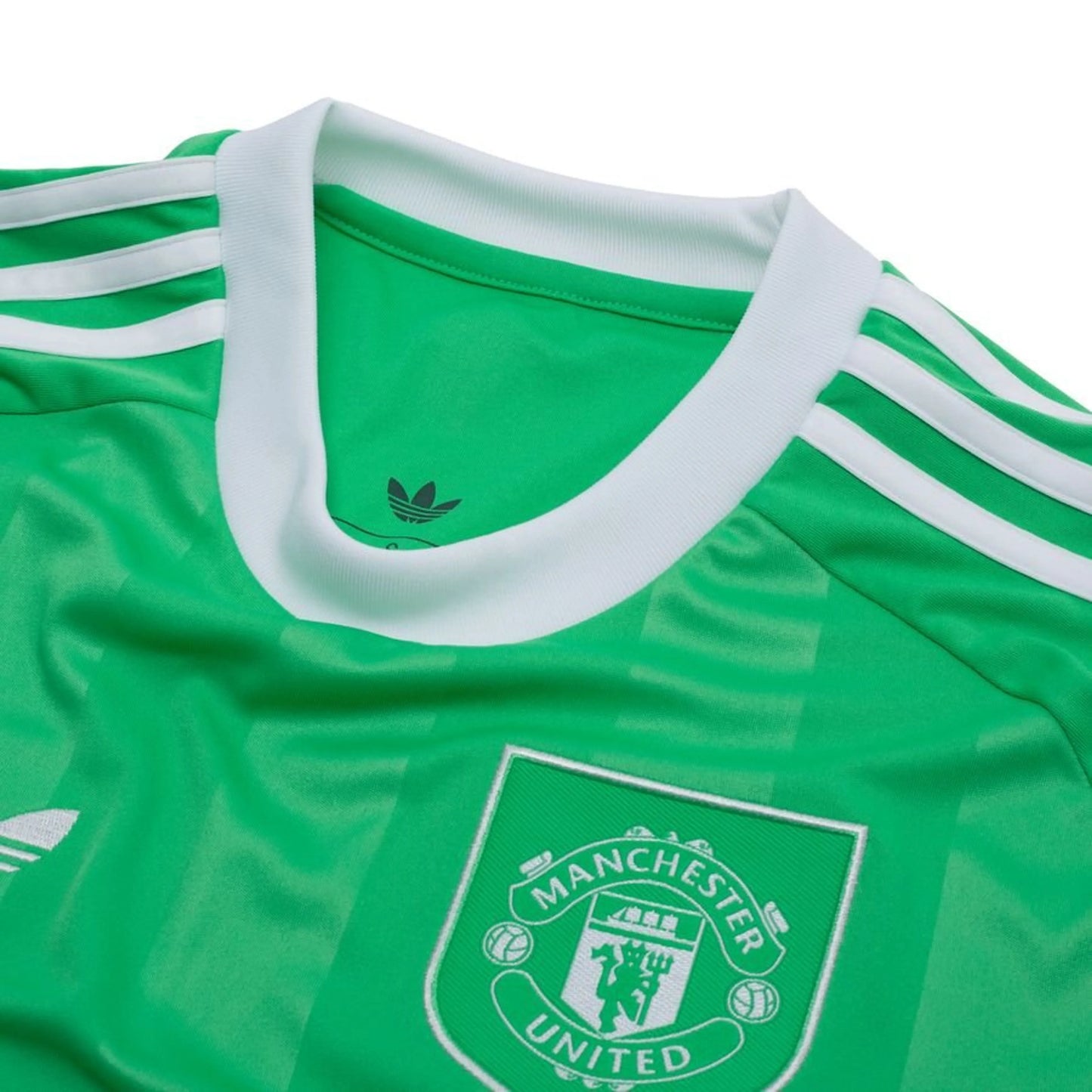 neck view of the adidas Manchester United 2025/26 Third Goalkeeper Jersey in Green