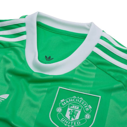 neck view of the adidas Manchester United 2025/26 Third Goalkeeper Jersey in Green