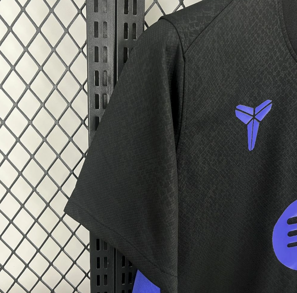 shoulder view of the FC Barcelona x Kobe Bryant 2025/26 Pre-Match Away Jersey