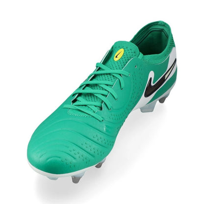 side view of the Nike Tiempo Legend 10 Elite SG-PRO in Green from the exclusive Fear Nothing Pack
