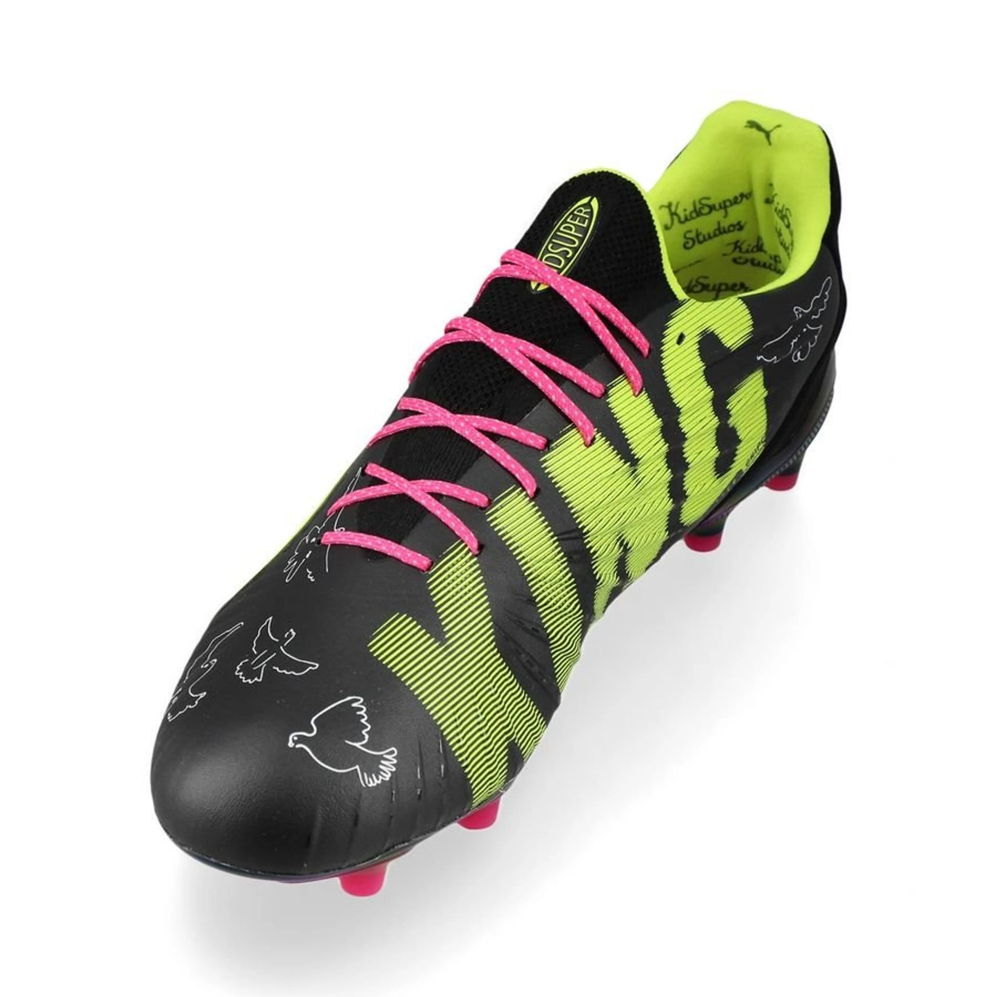side view of the PUMA King Ultimate FG/AG Club World Cup X Kidsuper in Grey/Lime/Gray
