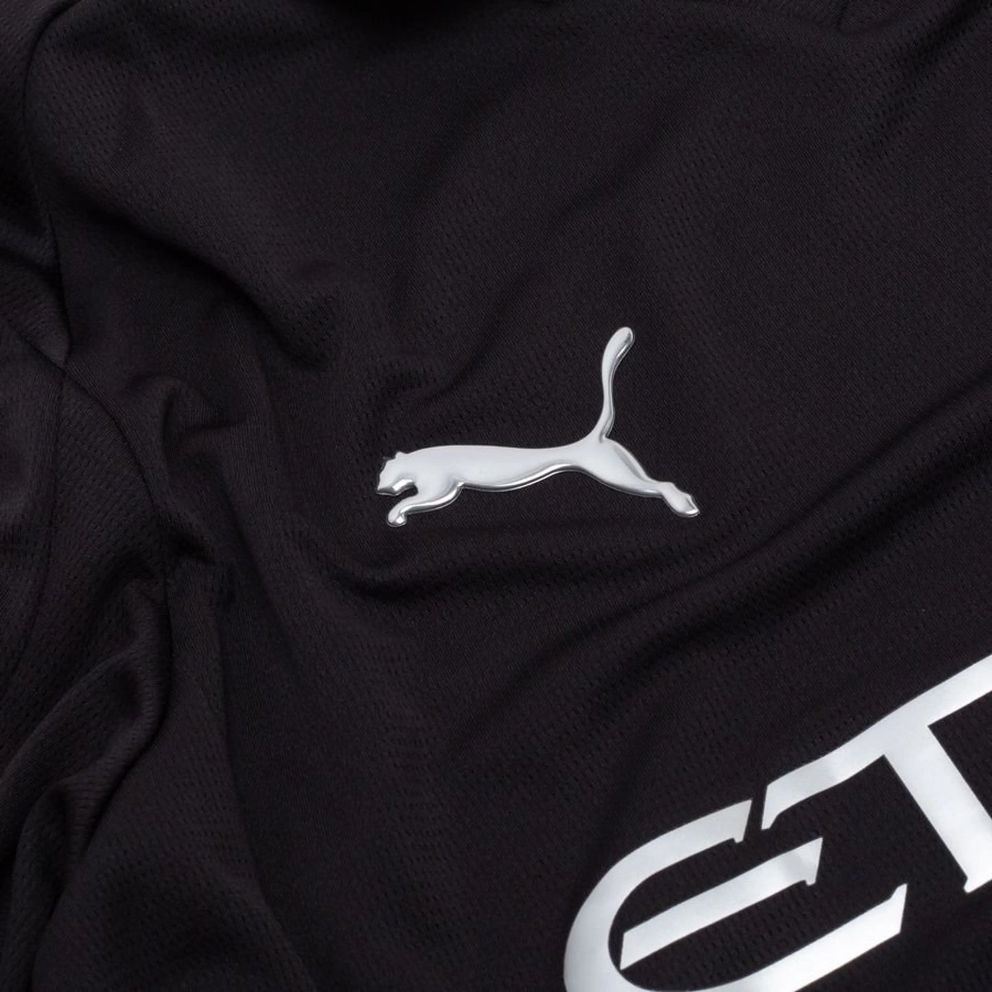 sponsor logo on the PUMA Manchester City 2025/26 Away Shirt Long Sleeves