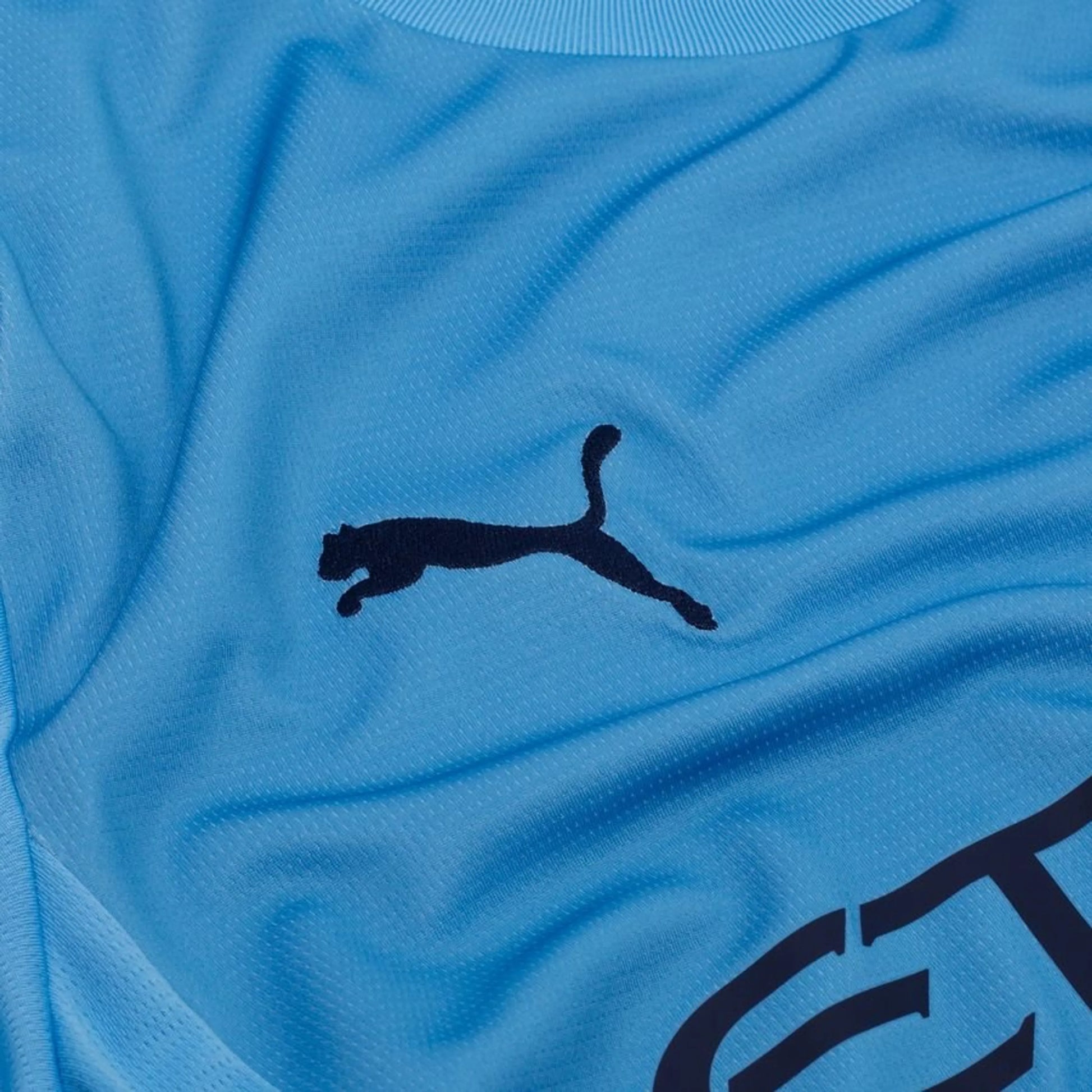 sponsor logo on the PUMA Manchester City 2025/26 Home Shirt Long Sleeves