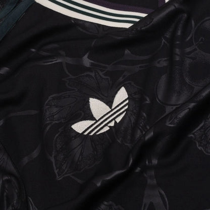 sponsor logo on the adidas Juventus 2025/26 Third Shirt in Black