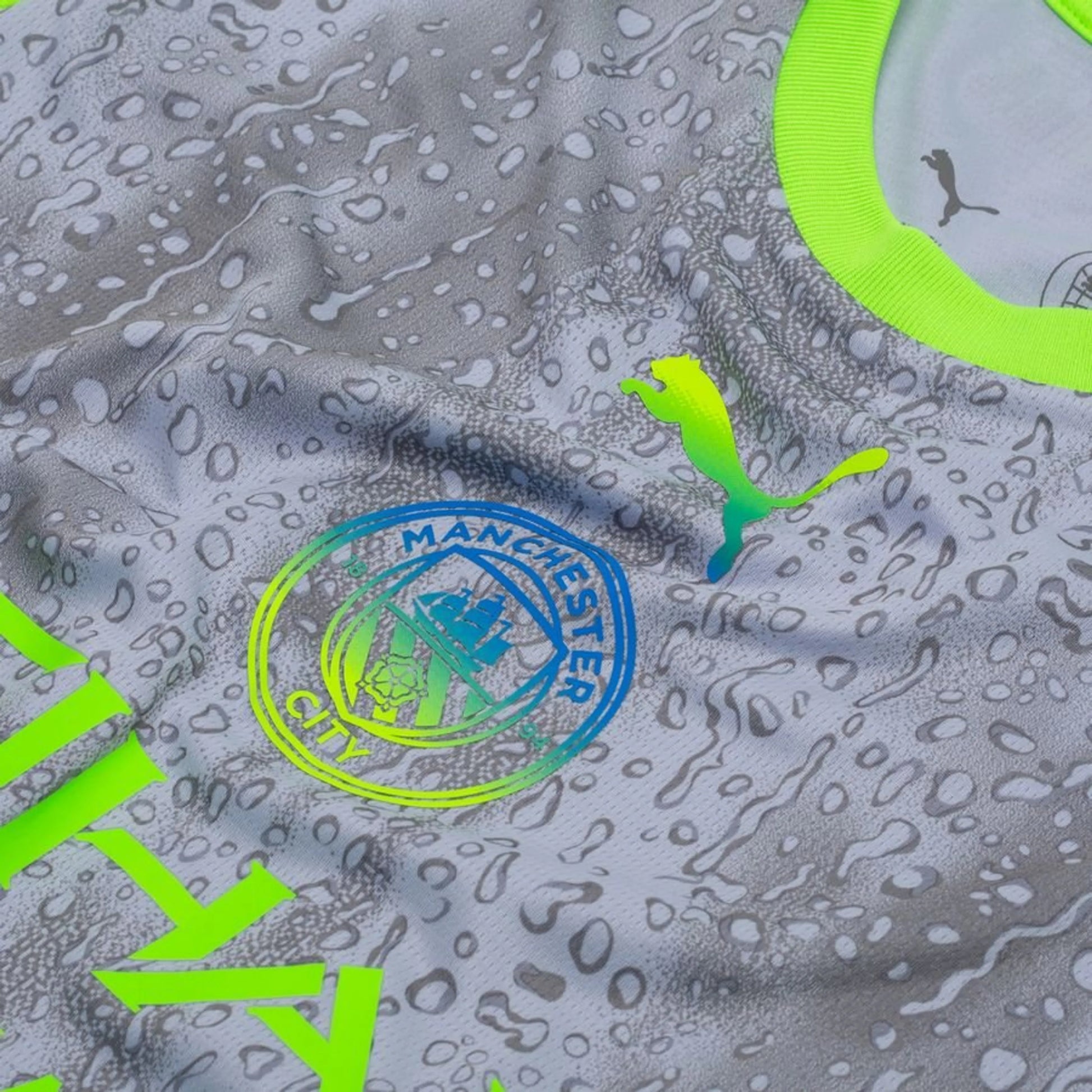team and sponsor logo view of the PUMA Manchester City 2025/26 Third Shirt