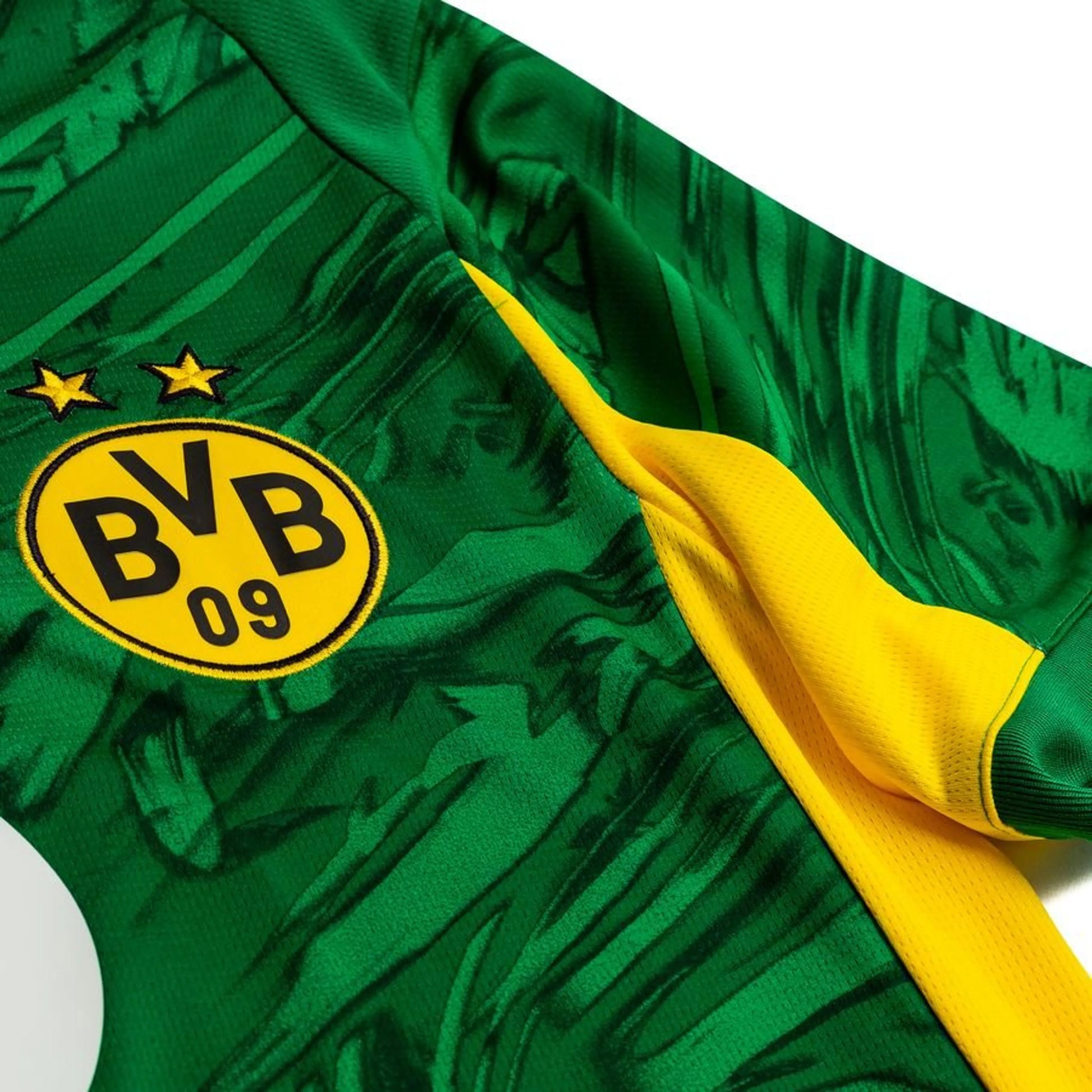 team logo bvb on the PUMA Borussia Dortmund 2025/26 Goalkeeper Shirt in Green and Black