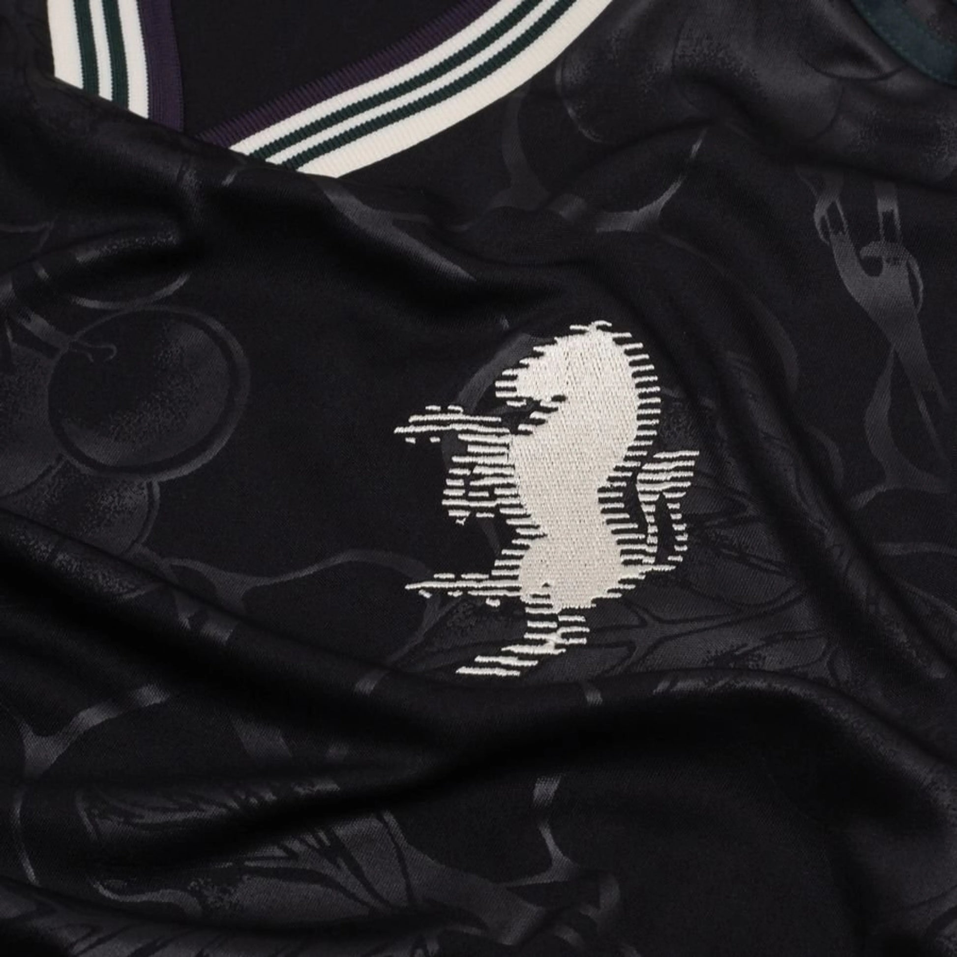 team logo on the adidas Juventus 2025/26 Third Shirt in Black