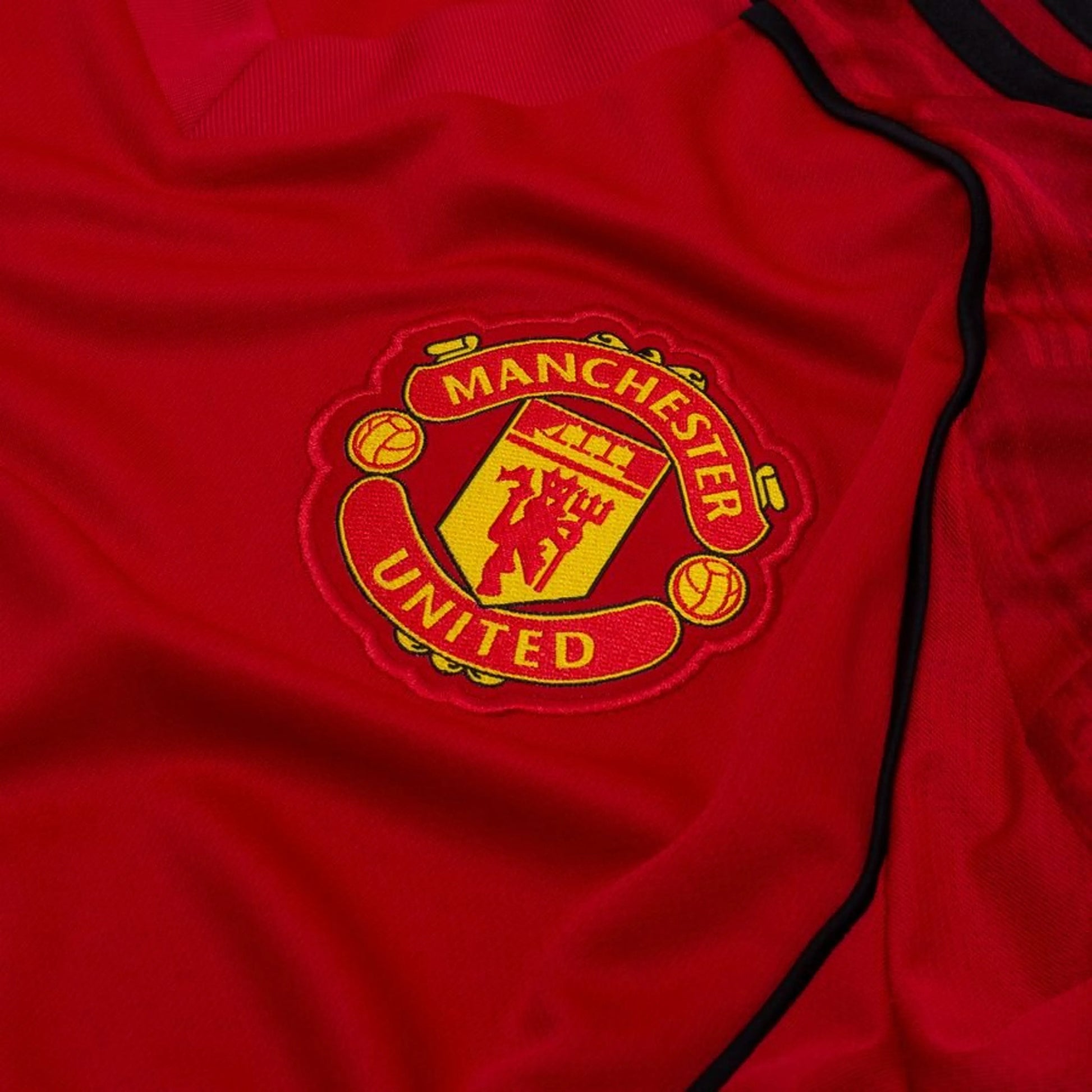 team logo on the adidas Manchester United 2025/26 Home Shirt Long Sleeves