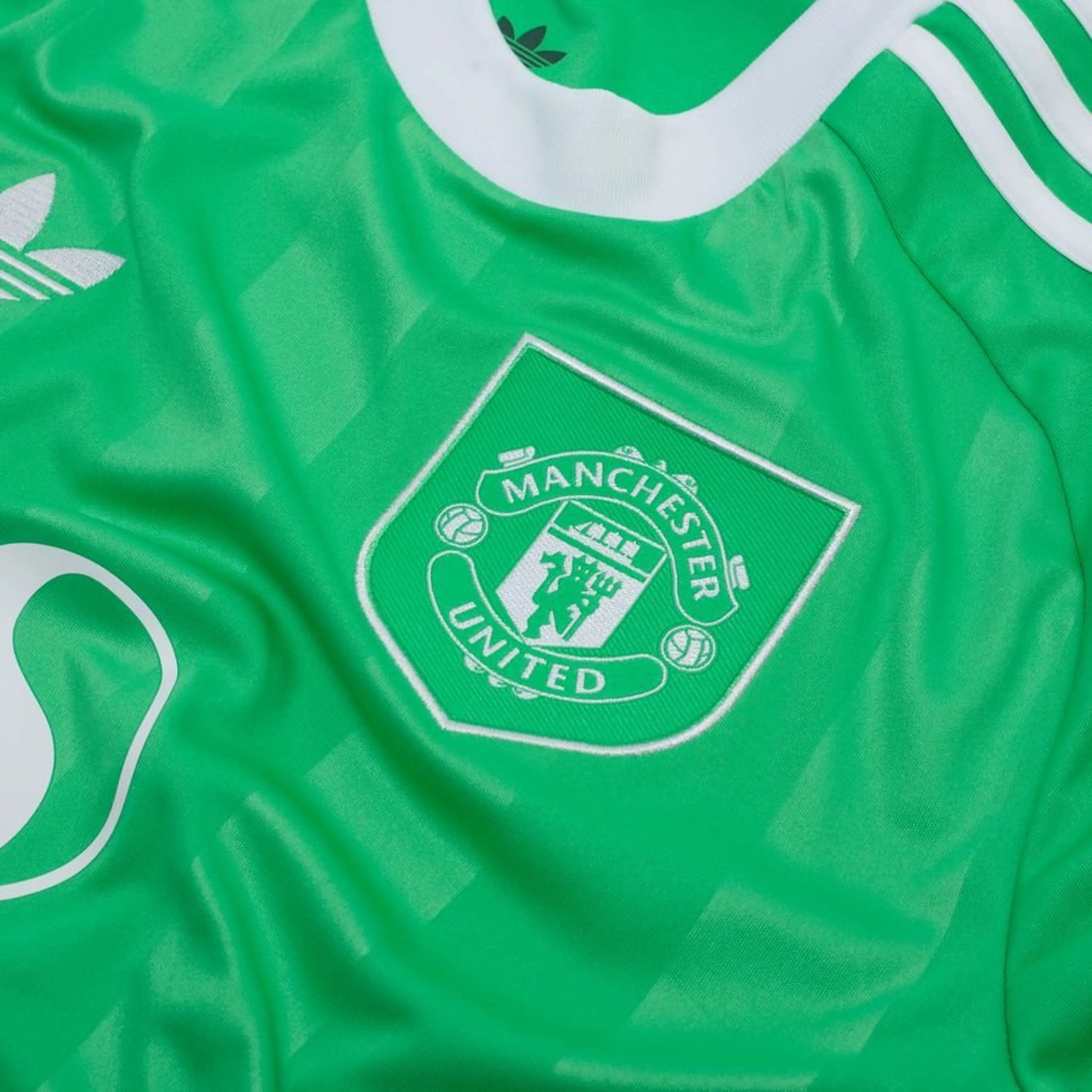 team logo on the adidas Manchester United 2025/26 Third Goalkeeper Jersey in Green