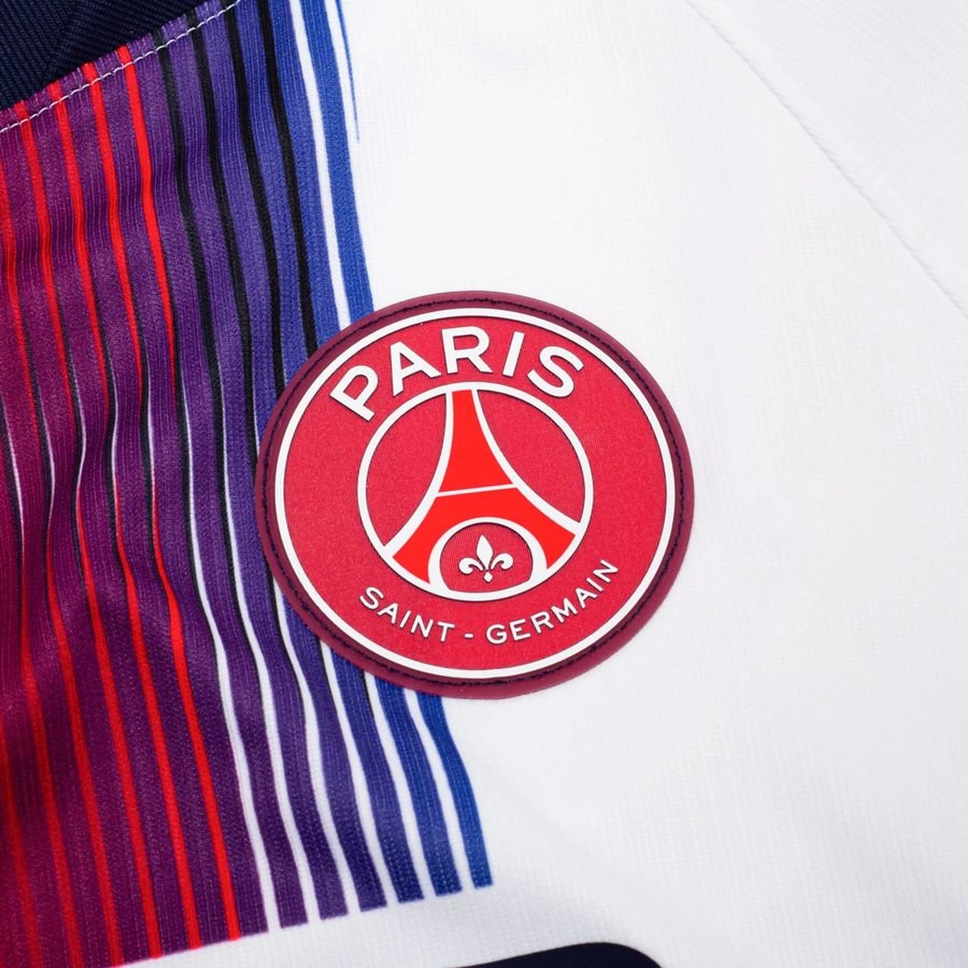 team logo view on the Nike Paris Saint-Germain Men's Away Shirt 2026/27 - White/Navy/Red