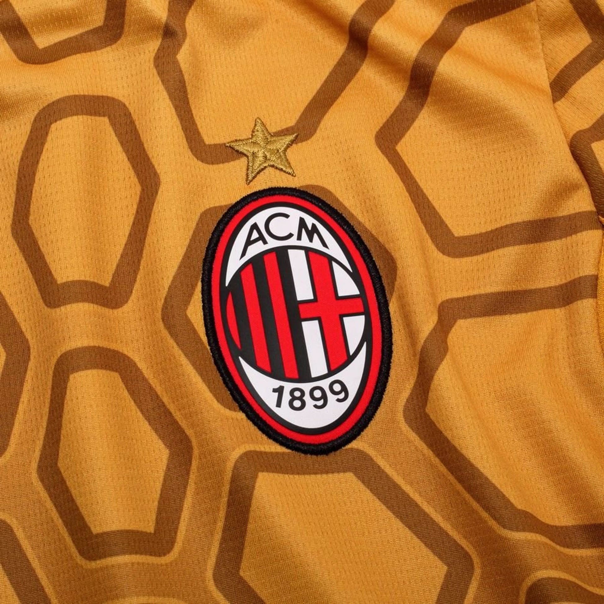 team logo view of the Puma AC Milan Goalkeeper Shirt 2026/27 - Orange