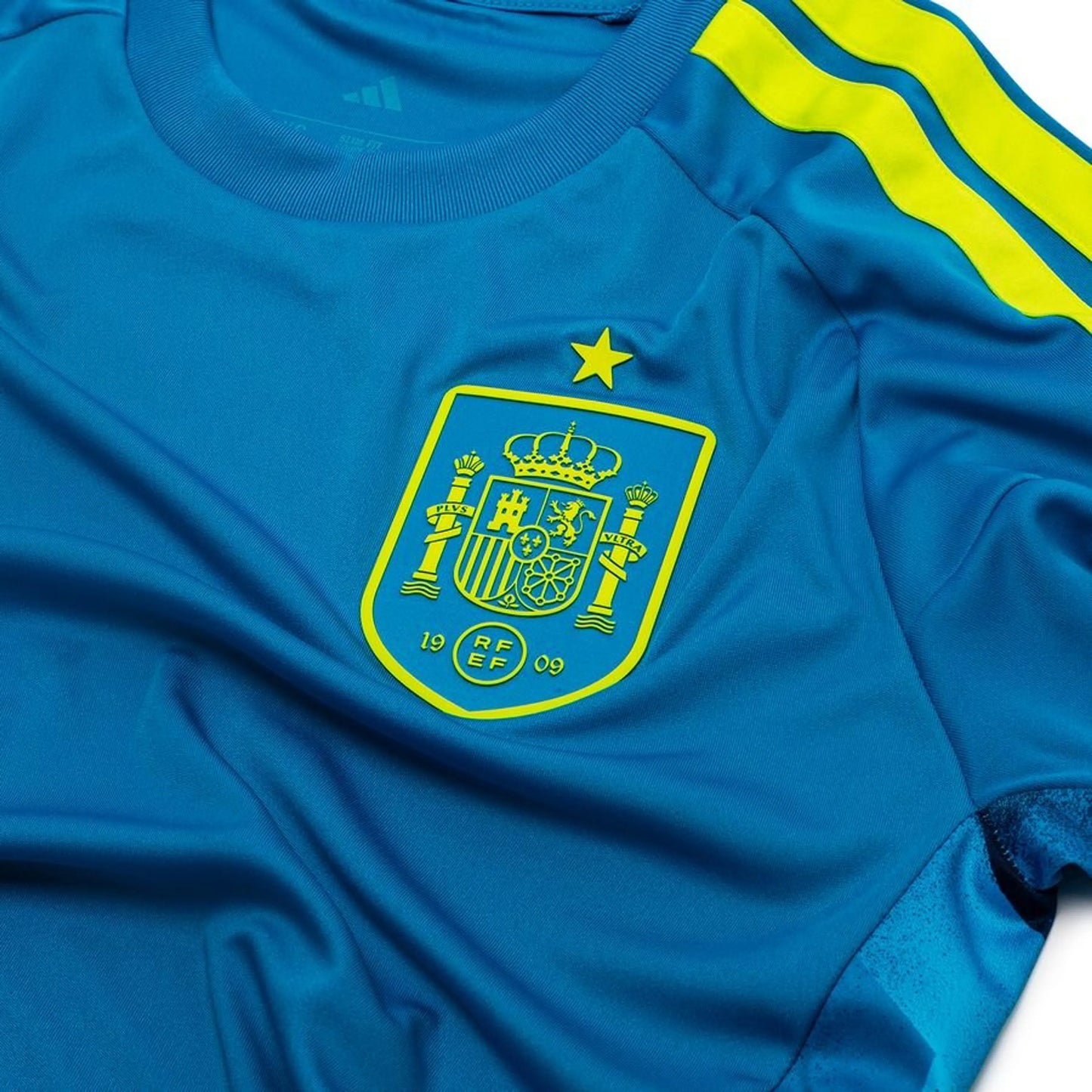 team logo view on the adidas Spain 2026 World Cup Goalkeeper Jersey